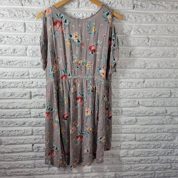 Torrid Womens Dress 0 0X Plus High Low Cold Shoulder Gray Rayon FLO70E - Picture 7 of 12